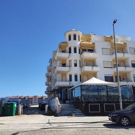 Apartment By The Beach! With Large Balcony! เซามาร์ทินโญโดปอร์โต ภายนอก รูปภาพ
